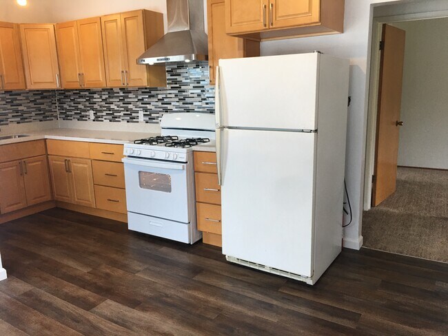 Foto del edificio - 744 Lake St