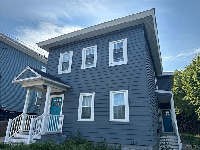 Foto del edificio - 408 E Laurel St