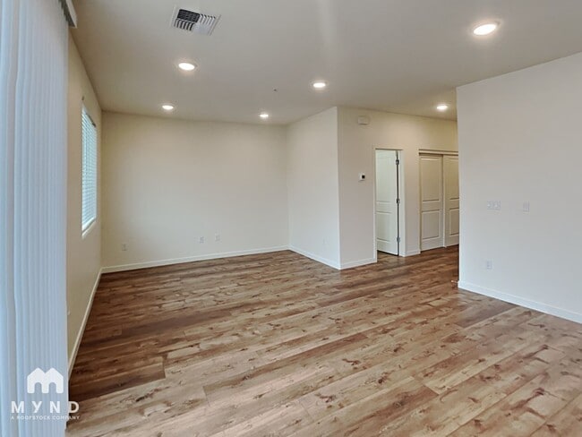 Building Photo - 4904 Black Falcon Way