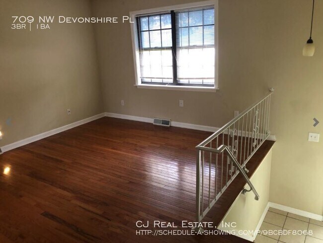 Foto del edificio - 709 NW Devonshire Pl