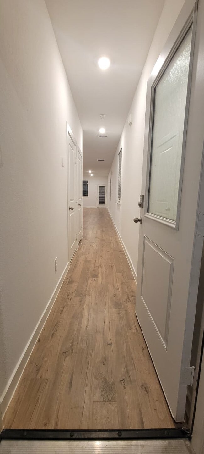 Foto del edificio - 3566 Blue Mockingbird St