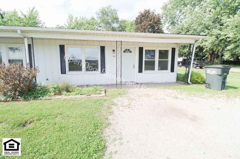 Primary Photo - 711 Lake Ave