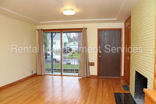 Building Photo - 5426 NE 38th Ave