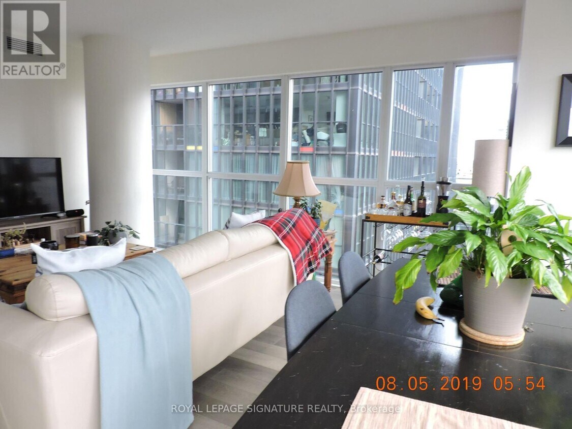 Primary Photo - 28-1428 Ted Rogers Way