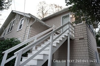 Building Photo - 7 Luna Ln