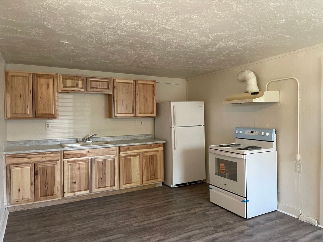 Foto principal - Newly Renovated-1 Bedroom 1 Bath Downstair...