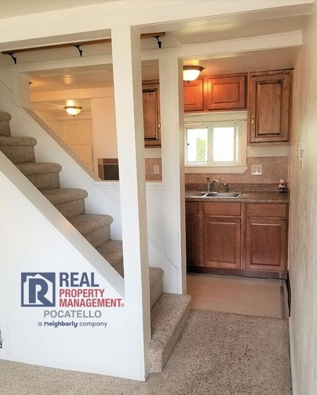 Foto del edificio - 517-519 E Cedar St