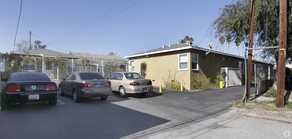 Primary Photo - 11601 Gilmore St