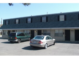 Building Photo - 3017 Parkway Dr