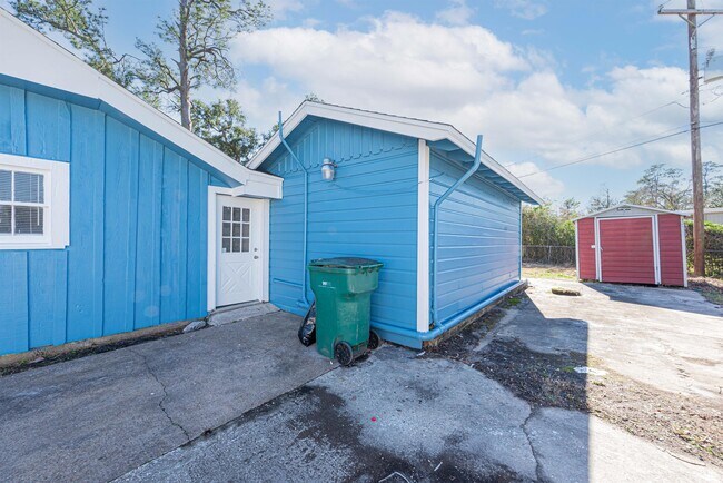 Building Photo - 4 Lutcher Circle B