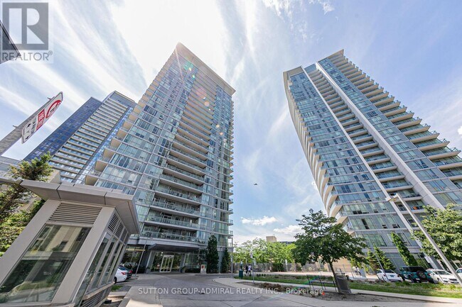 Building Photo - 62 Forest Manor Rd