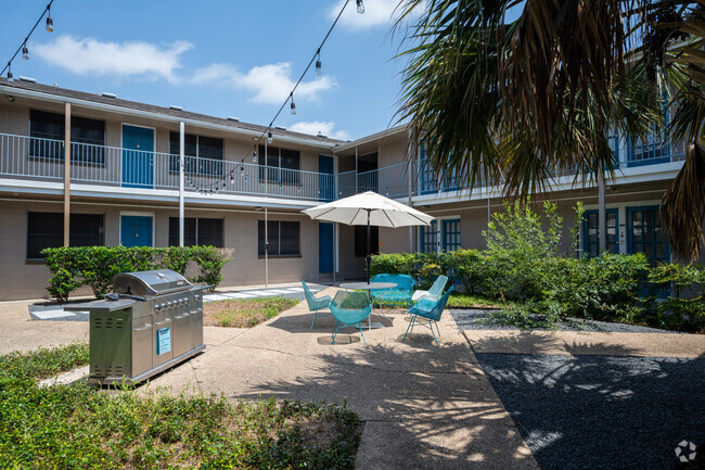 Parrillas - Tanglewood North Apartments