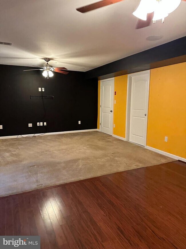 Building Photo - 617 S Twin Lakes Blvd
