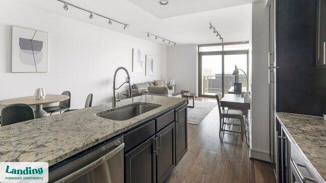 Building Photo - 777 Preston St