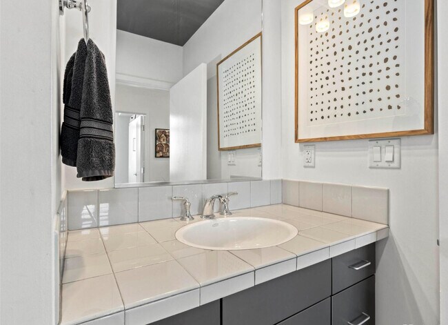 Foto del edificio - 1401 Delgany St