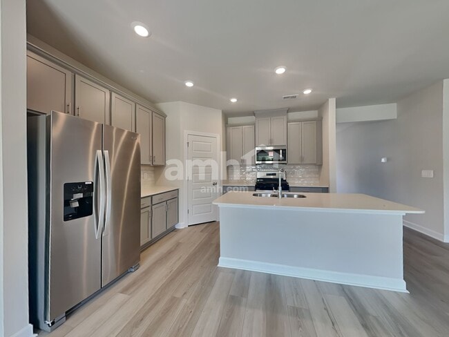 Building Photo - 305 Granby Trl