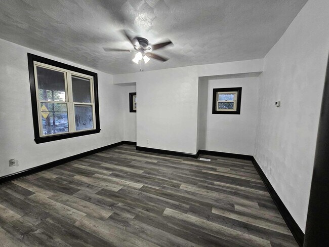 Foto del edificio - 1228 Clairhaven St