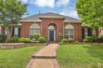 Building Photo - 2704 Oakland Hills Dr