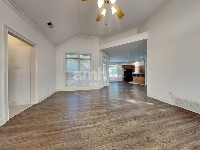 Foto del edificio - 1015 Warwick Pl