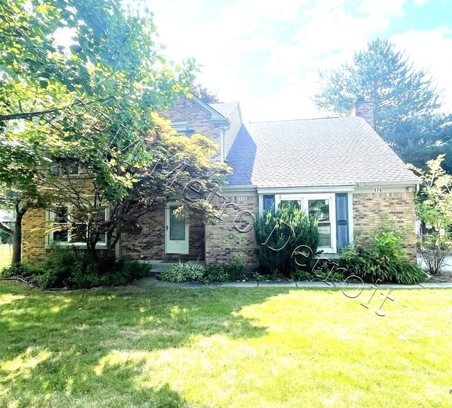 Building Photo - 174 Glenshire Dr