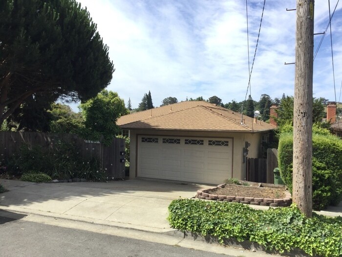 Primary Photo - 18405 Carmel Dr