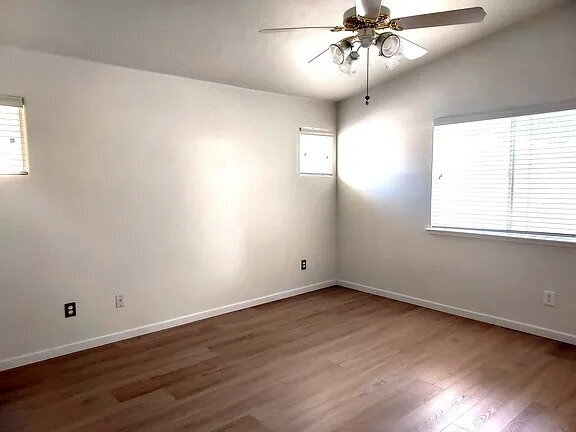 Foto del edificio - The 3-Bd , 2-Bth home is freshly renovated with new paint