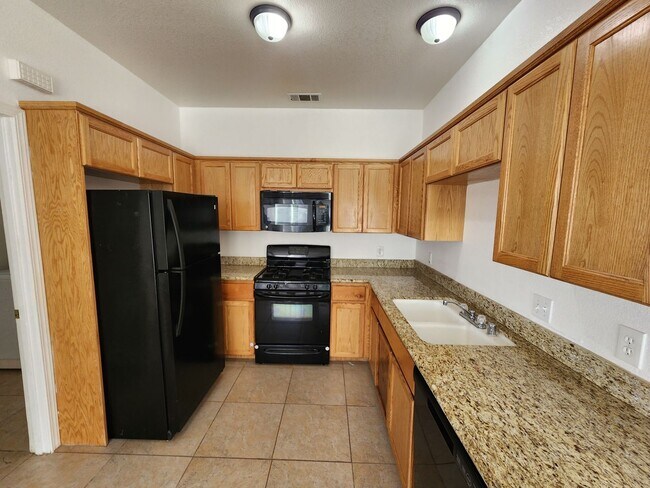 Building Photo - 8536 Aspen Ave