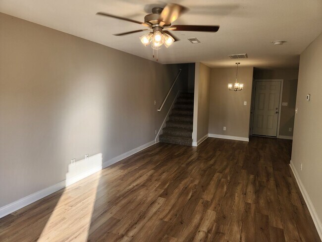 Building Photo - Practically Brand New!