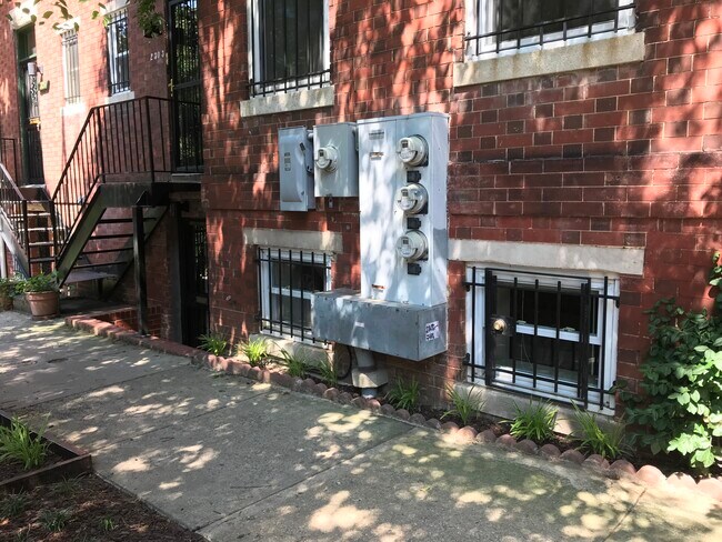 Building Photo - 2303 17th St NW