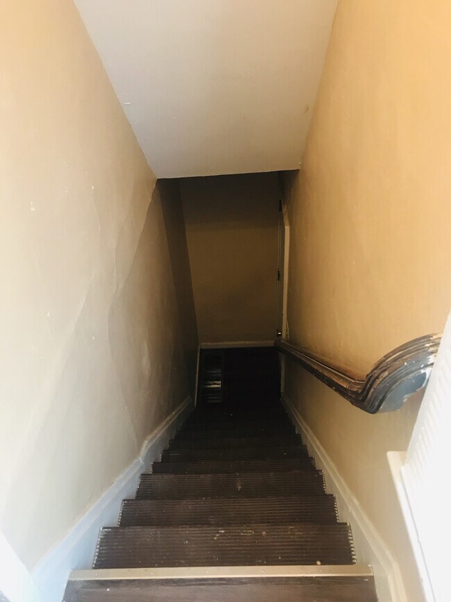 Building Photo - Sullivant