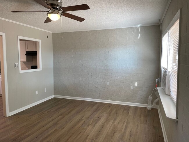 Building Photo - Two Bedroom Duplex in Lincolnton