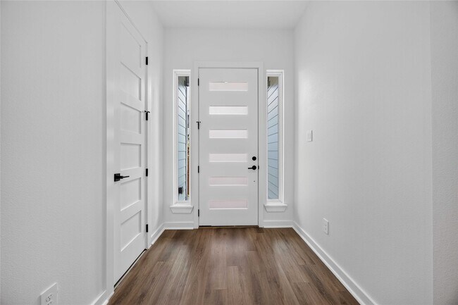 Foto del edificio - 8215 Gladstone St