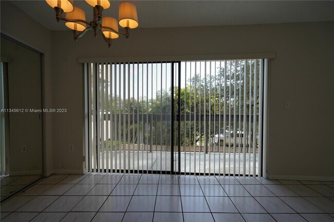 Foto del edificio - 5201 Orduna Dr