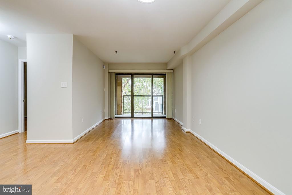Foto principal - 1029 N Stuart St