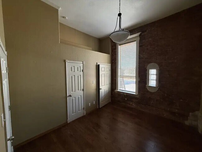 Building Photo - 301 E California St