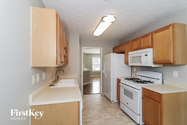Building Photo - 1627 Eagle Dr