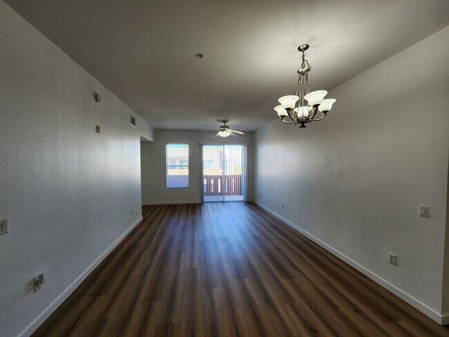 Foto del edificio - 35 E Agate Ave
