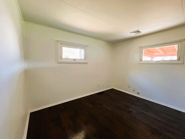 Foto del edificio - Charming Sun-Filled Single-Family Home - Lenox, MA