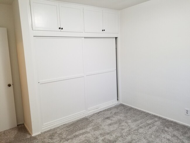 Bedroom - 6146 Fulton Ave