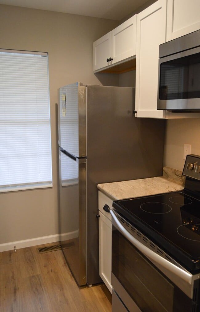 Building Photo - 2464 S Burberry Ln
