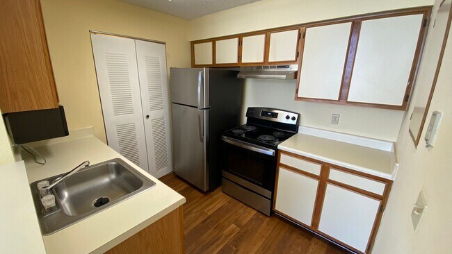 Foto del edificio - One Bedroom One Bath Condo in Tradewinds a...