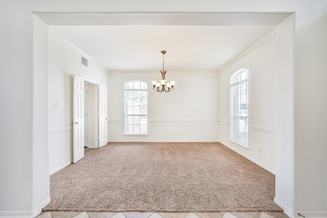Building Photo - 315 Willow Pointe Dr