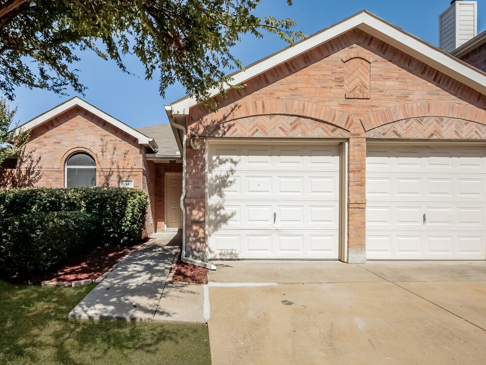 Foto principal - 2413 Finch Dr