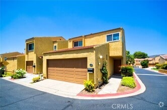 Building Photo - 4725 Cardena Plaza