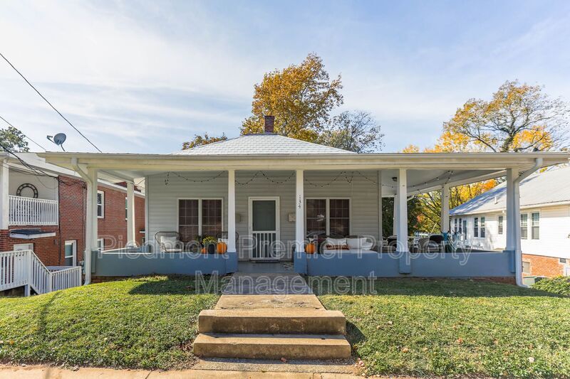 Primary Photo - 134 N Sunset Dr