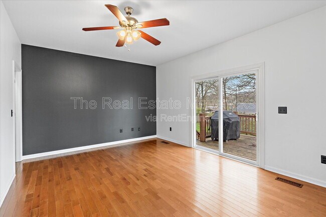 Foto del edificio - 1147 Coker Cir