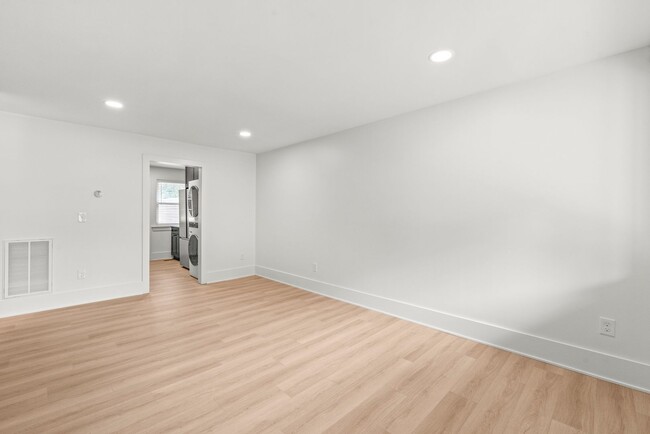 Building Photo - 2318 Marlowe Ave