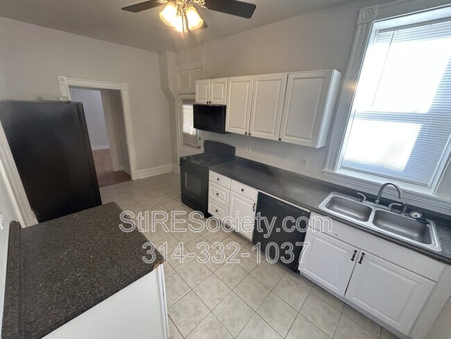 Building Photo - 227 Dover St