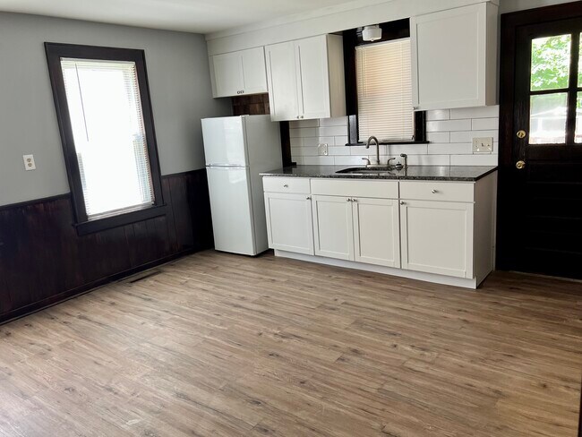 Kitchen 1 - 33 Emory Ct