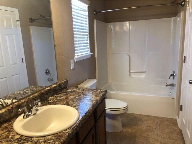 Building Photo - 2617 Whispering Woods Ct